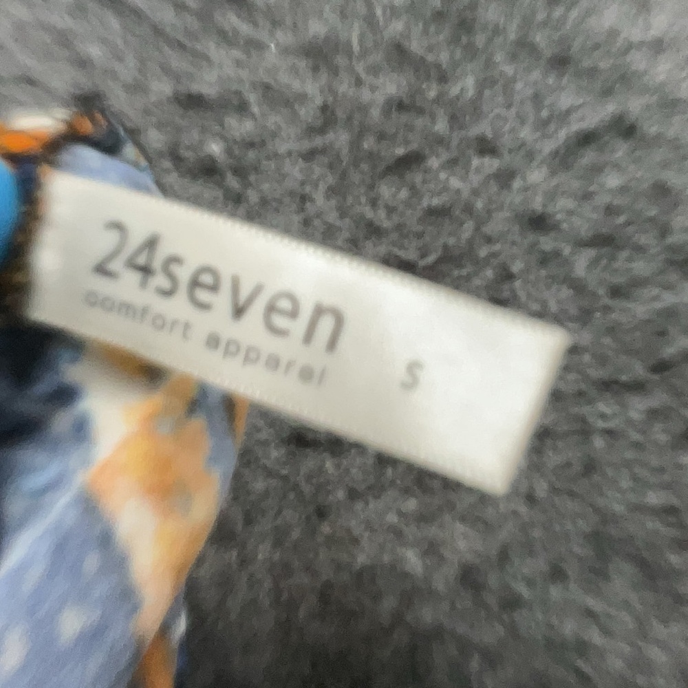 24seven Paisley Long Sleeve Dress - Picture 4 of 4